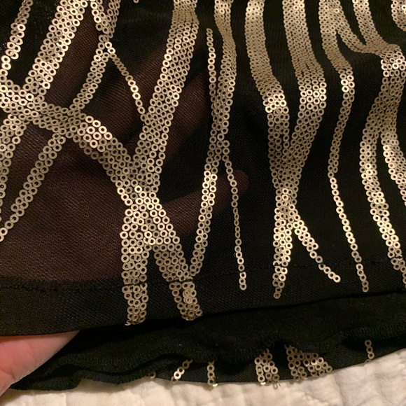 Black & Gold Sequinned Dress - size 4 - Picture 6 of 6
